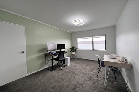 Photo of property in 3/51 Redoubt Road, Goodwood Heights, Auckland, 2105