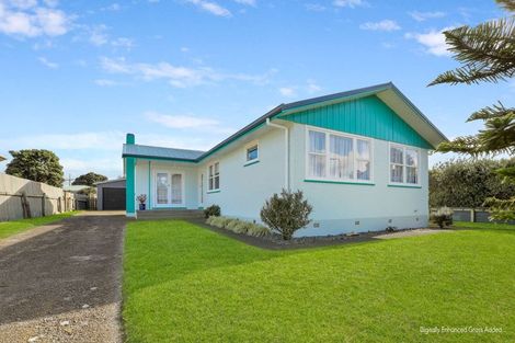 Photo of property in 25 Tainui Street, Castlecliff, Whanganui, 4501