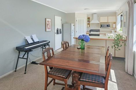 Photo of property in 42 Thatcher Crescent, Crofton Downs, Wellington, 6035