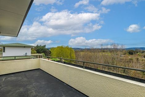 Photo of property in 41 Royal Oak Drive, Kelvin Grove, Palmerston North, 4414