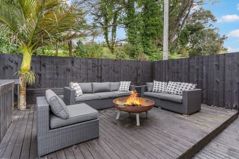 Photo of property in 2/225 Beach Haven Road, Beach Haven, Auckland, 0626