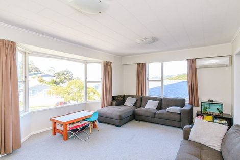 Photo of property in 8 Christchurch Crescent, Kelson, Lower Hutt, 5010