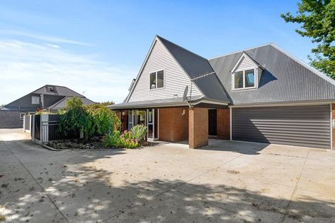 Photo of property in 18 Pyatt Place, Redwood, Christchurch, 8051