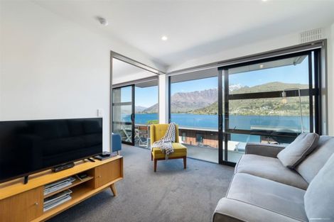 Photo of property in La Residence Du Lac, 35/527 Frankton Road, Queenstown, 9300