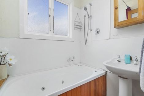 Photo of property in 95a Eastern Terrace, Beckenham, Christchurch, 8023