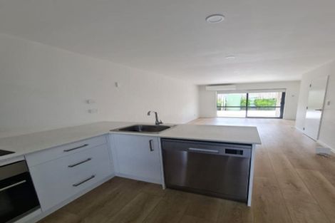 Photo of property in 2/6 South Pacific Place, Henderson, Auckland, 0612