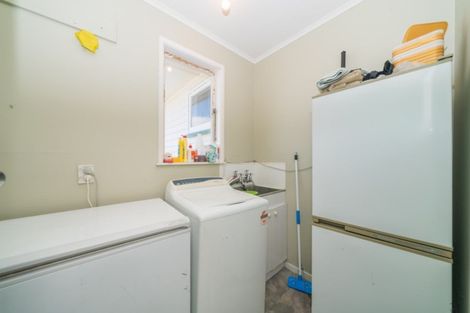 Photo of property in 14 Ellesmere Crescent, Highbury, Palmerston North, 4412