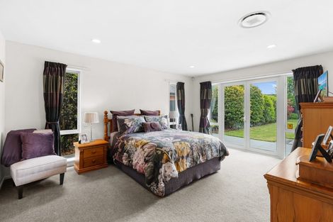 Photo of property in 12 Chesterfield Mews, Russley, Christchurch, 8042