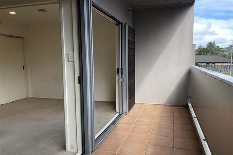 Photo of property in 5c/30 Westward Ho, Glen Eden, Auckland, 0602