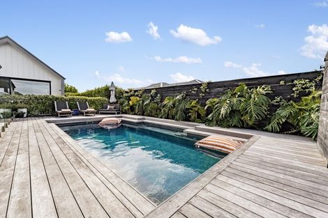 Photo of property in 17 Dinning Road, Riverhead, 0820