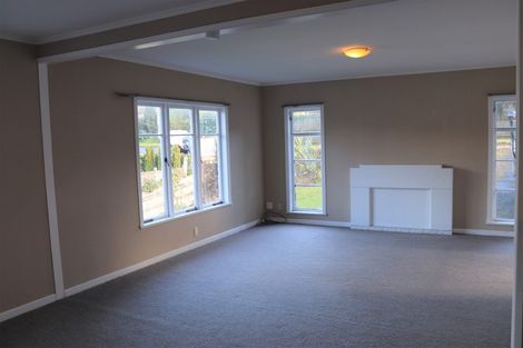 Photo of property in 27 Glenfern Road, Mellons Bay, Auckland, 2014