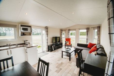 Photo of property in 39 Pinewood Close, Swannanoa, Kaiapoi, 7692