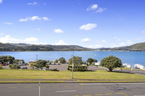 Photo of property in 7 Gloaming Hill, Titahi Bay, Porirua, 5022