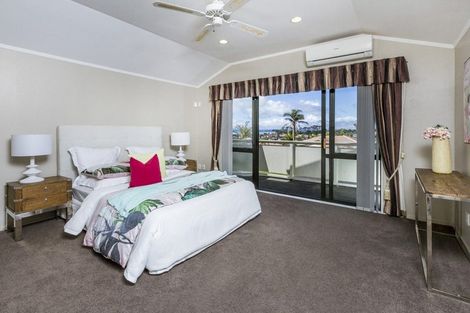 Photo of property in 5 Tornado Place, West Harbour, Auckland, 0618