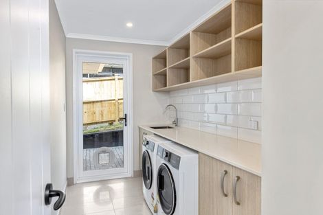 Photo of property in 19 Odlin Lane, Red Beach, 0932