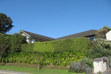 Photo of property in 1 Overdale Drive Cashmere Christchurch City