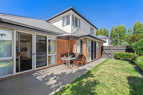 Photo of property in 5 Rosefield Lane, Northcote, Christchurch, 8052