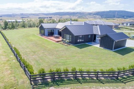 Photo of property in 30 Westwood Drive, Aokautere, Palmerston North, 4471
