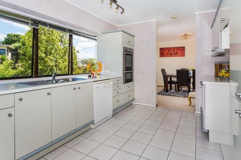 Photo of property in 2/56 Galaxy Drive, Mairangi Bay, Auckland, 0630