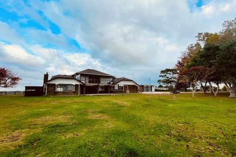 Photo of property in 11 Bream Revel Way, Karaka, Papakura, 2580