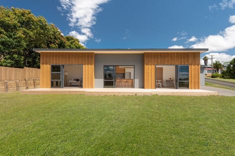 Photo of property in 194 Waitaha Road, Welcome Bay, Tauranga, 3112