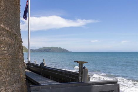 Photo of property in 2/33 Beach Road, Paekakariki, 5034