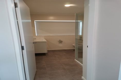 Photo of property in Miramar Villas, 5/3 Byron Street, Miramar, Wellington, 6022