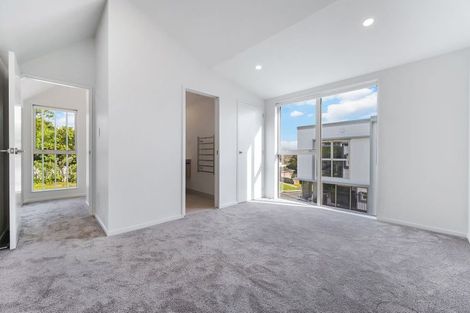 Photo of property in 1/9 Aeroview Drive, Beach Haven, Auckland, 0626