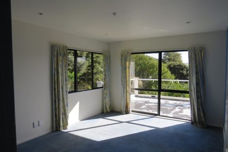 Photo of property in 15 Lanyon Place, Whitby, Porirua, 5024
