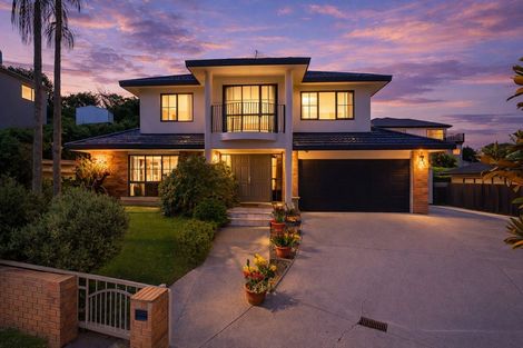 Photo of property in 25 Langana Avenue, Browns Bay, Auckland, 0630