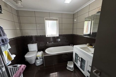 Photo of property in 49 Mack Place, Red Hill, Papakura, 2110