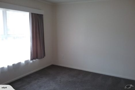 Photo of property in 2/16 Mannering Place, Hillcrest, Auckland, 0627
