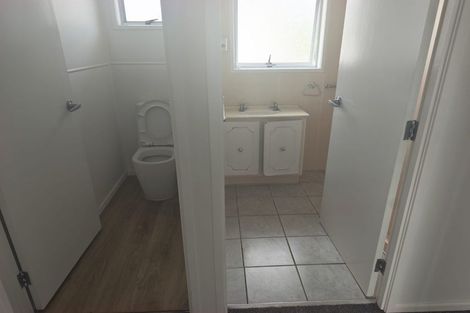Photo of property in 10 Longreach Drive, Sunnyvale, Auckland, 0612