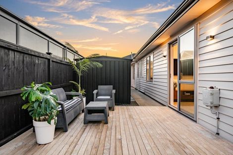 Photo of property in 7 Walter Ruddock Avenue, Kumeu, 0810