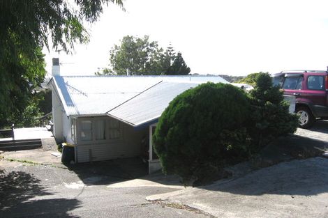 Photo of property in 173 Glenfield Road, Hillcrest, Auckland, 0627