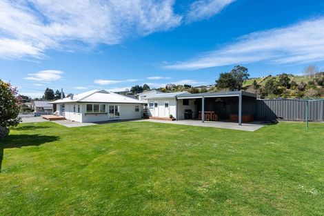Photo of property in 8 Margate Street, Waihola, Milton, 9073