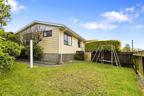 Photo of property in 58 Chapman Street, Newlands, Wellington, 6037