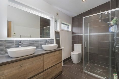 Photo of property in 50 Tarapatiki Drive, Whitianga, 3510