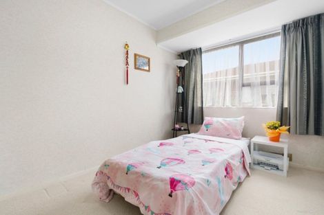 Photo of property in 1/74 Dalwhinnie Parade, Highland Park, Auckland, 2010