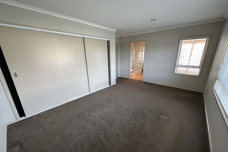 Photo of property in 8 Horizon View Road, Oteha, Auckland, 0632