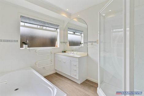 Photo of property in 4b Stewart Gibson Place, Manurewa, Auckland, 2105