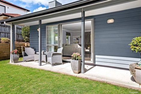 Photo of property in 7 Jomard Terrace, Northcross, Auckland, 0632