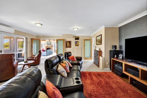 Photo of property in 50 Leslie Street, Waitara, 4320