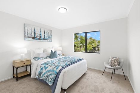 Photo of property in 48 Rising Parade, Fairview Heights, Auckland, 0632