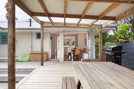 Photo of property in 8 Pitau Road, Mount Maunganui, 3116