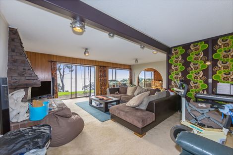 Photo of property in 38 Cliff Road, Torbay, Auckland, 0630
