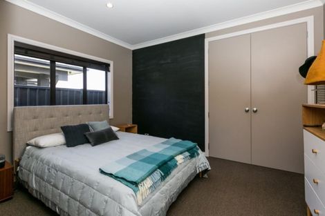 Photo of property in Heynes Place, 31 Heynes Place, Clive, 4102