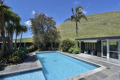 Photo of property in 41 Ridgemount Rise, Mangere Bridge, Auckland, 2022