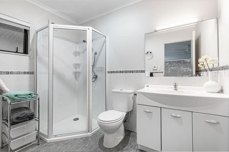 Photo of property in 5/102 Greenhithe Road, Greenhithe, Auckland, 0632