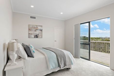 Photo of property in 10 Ascension Crescent, Orewa, 0931